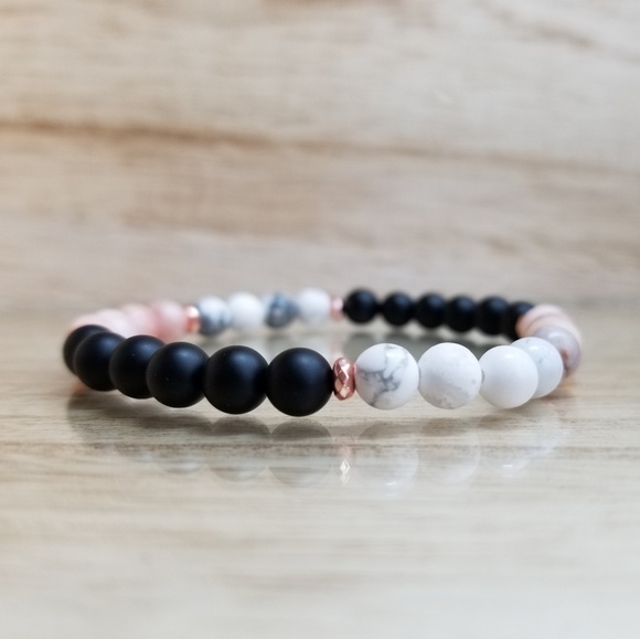 Vicky Beeds Jewelry - White Howlite & Onyx Beaded Gemstone Bracelet